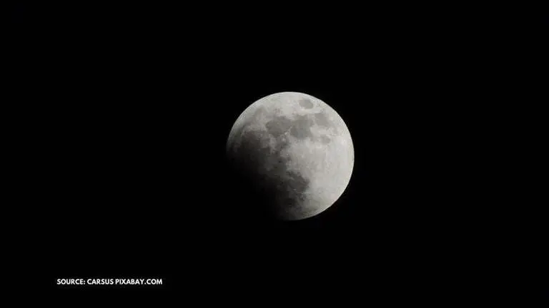 Strawberry moon in singapore 2020