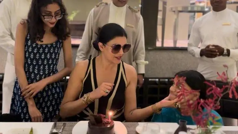 Sushmita Sen celebrates 29 years of Miss Universe with daughters Renee, Alisah Sushmita Sen