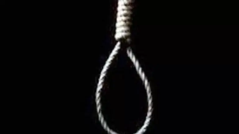 Maha: Teenagers held in burglary case `commit suicide'