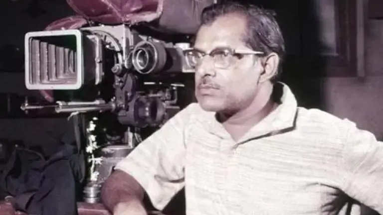 Hrishikesh Mukherjee birth anniversary: All you need to know about this prolific filmmaker Hrishikesh Mukherjee