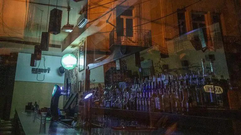 Lebanon restaurants partially reopen, face faltering economy