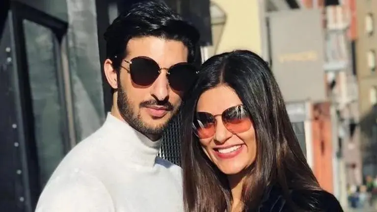 Sushmita Sen back with ex-boyfriend Rohman Shawl? Fans speculate as video surfaces online Sushmita Sen