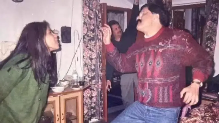 Priyanka Chopra drops UNSEEN pics with Malti, late dad; says 'It's always Daughters' Day' Priyanka Chopra