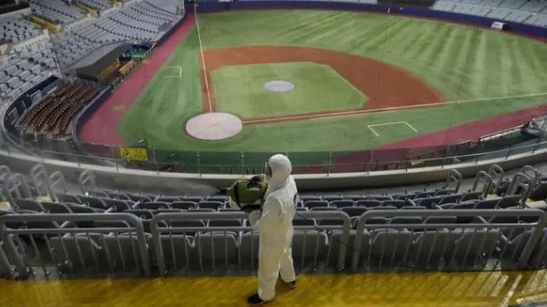 Fans return to South Korean ballparks as COVID restrictions ease