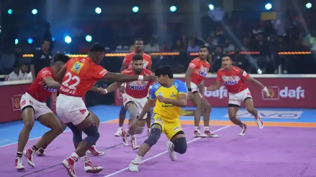 PKL: Why do raiders swear on the mat after being denied a point by a referee during a Kabaddi match? Raider caught by the defenders during a PKL match