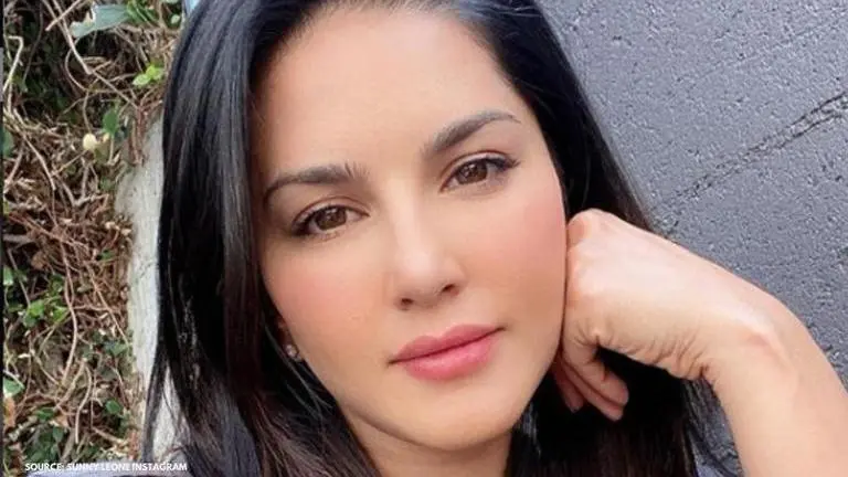 Sunny Leone 'happy' to see her team in Mumbai amid pandemic, shares pic from vanity Sunny Leone