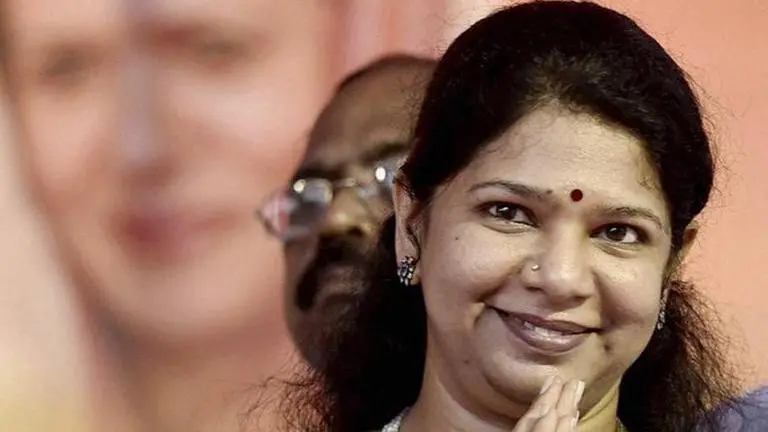 SC stays HC proceedings on plea challenging DMK leader Kanimozhi Karunanidhi's election in LS polls