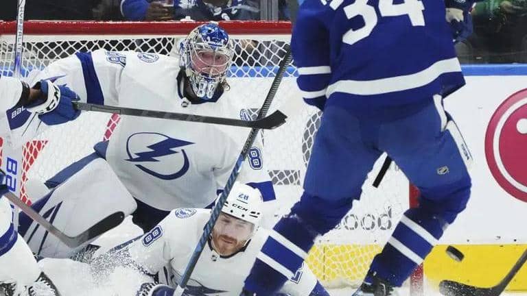 NHL scores: Point scores 2, Lightning rout Maple Leafs in series opener
