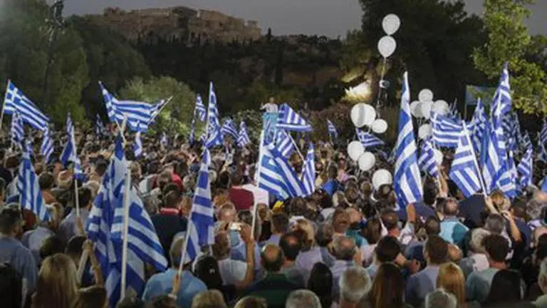 Mitsotakis satisfied with mask usage in Greece Mitsotakis satisfied with mask usage in Greece