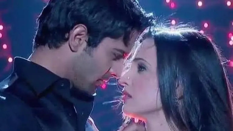Sanaya Irani celebrates '12 glorious years' of Iss Pyaar Ko Kya Naam Doon Sanaya Irani