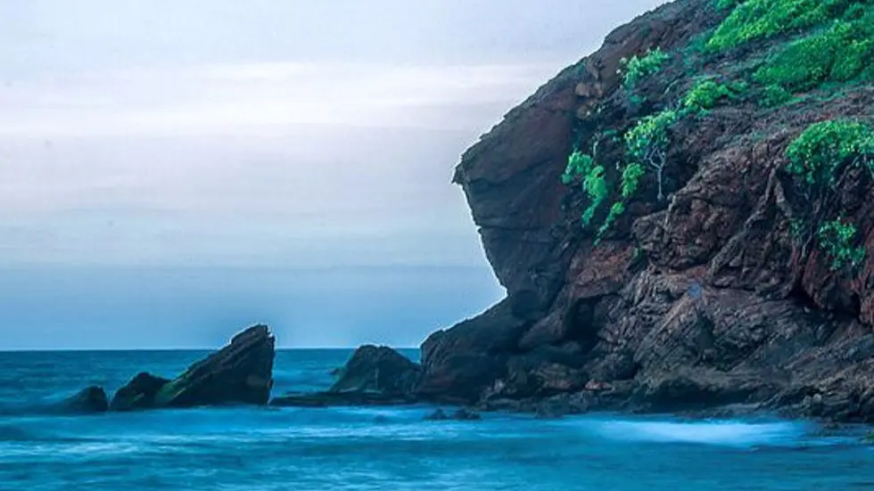 Want To Enjoy Beaches And Mountains? Check Out Places Offering Best Of Both Worlds In India beach