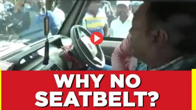 Bihar policemen confronted by locals for not wearing seatbelts; Watch Muzaffarpur