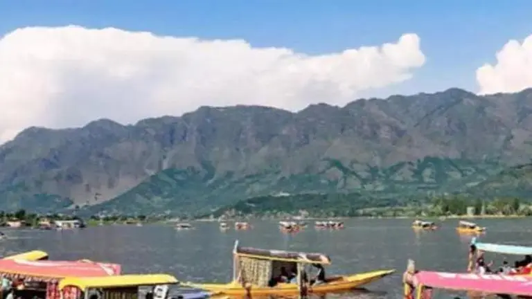 From midnight, J&K will cease to be a State; 2 new UTs to form J&K