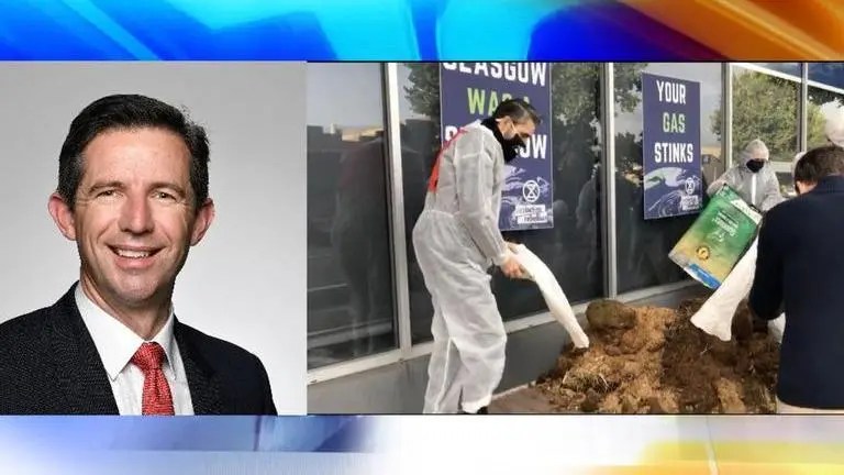 Australia: Activists dump dung outside Minister's office, rage over Glasgow climate summit Australia