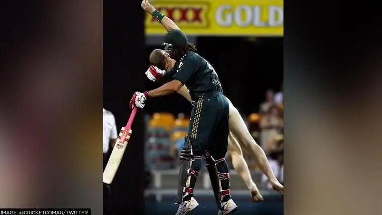 When Andrew Symonds flattened streaker with a body tackle during AUS vs IND match; WATCH Andrew Symonds