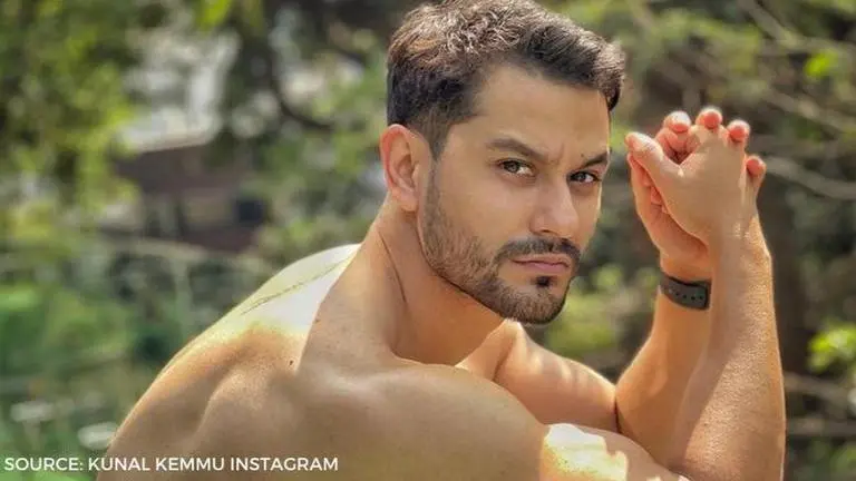 Kunal Kemmu shares glimpse of his work out as he deadlifts 150 kgs - watch video Kunal Kemmu