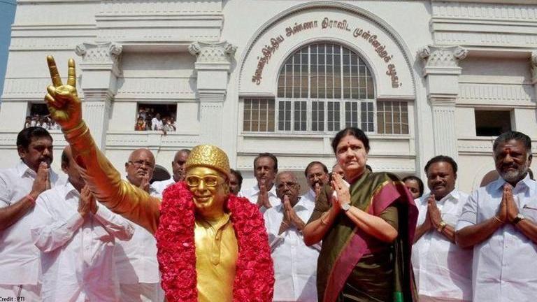 Sasikala Undeterred By AIADMK's Warning To Cadres;firm On Political ...