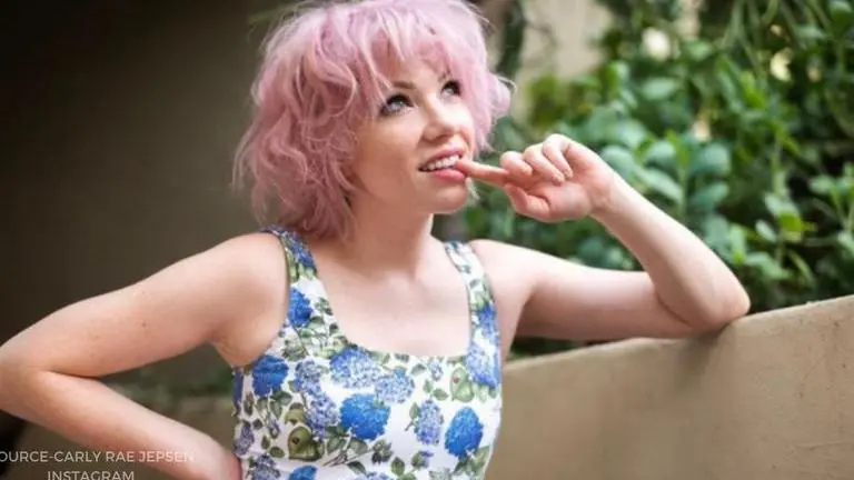 Carly Rae Jepsen's new song illustrates how Christmas is 'The Best Time Of The Year' Carly Rae Jepsen