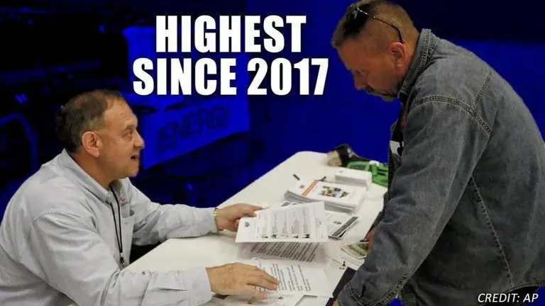 US unemployment claims increase, service industry most affected US