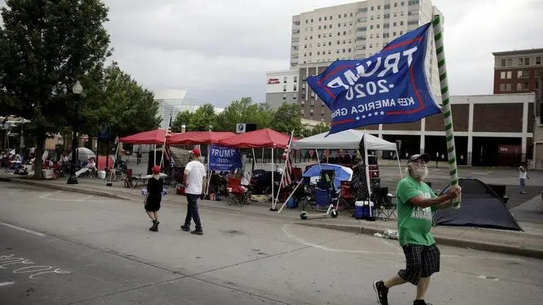 Thousands headed to indoor Trump rally, raising virus fears