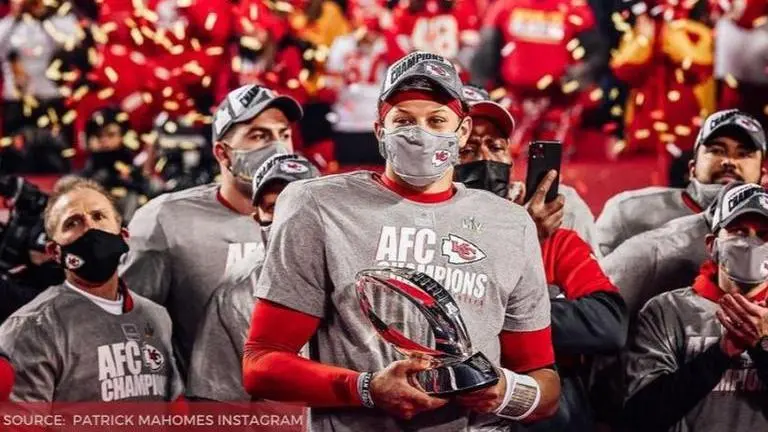 Patrick Mahomes narrowly misses COVID-19 infection from barber ahead of Super Bowl 2021 Patrick Mahomes