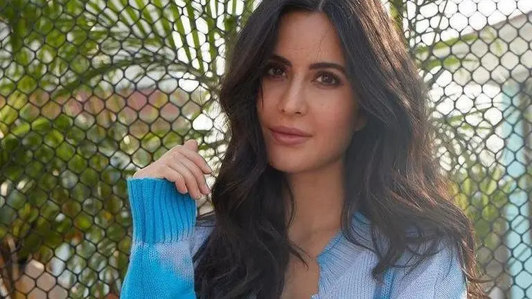 Katrina Kaif shares photos of fighting Monday blues, fans in love with her smile katrina kaif