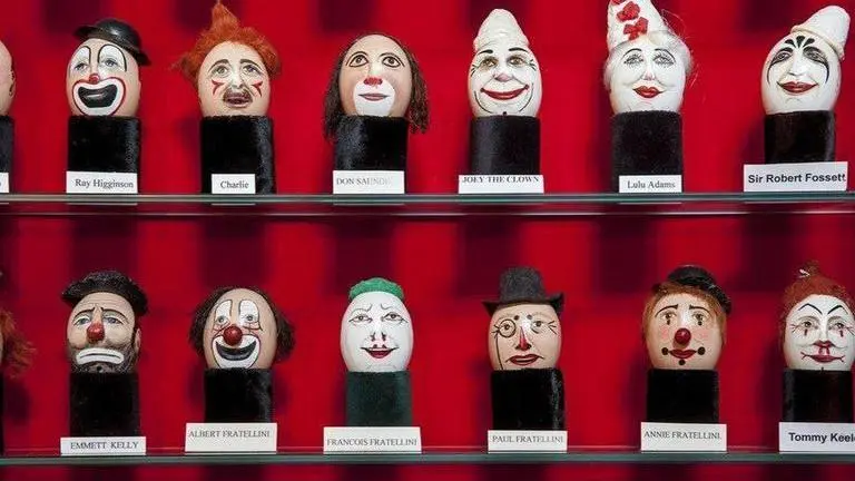 Scottish man reveals how clowns trademark their makeup, netizens find it 'horrifying' Scottish Man reveals how clowns trademark their makeup | Read details