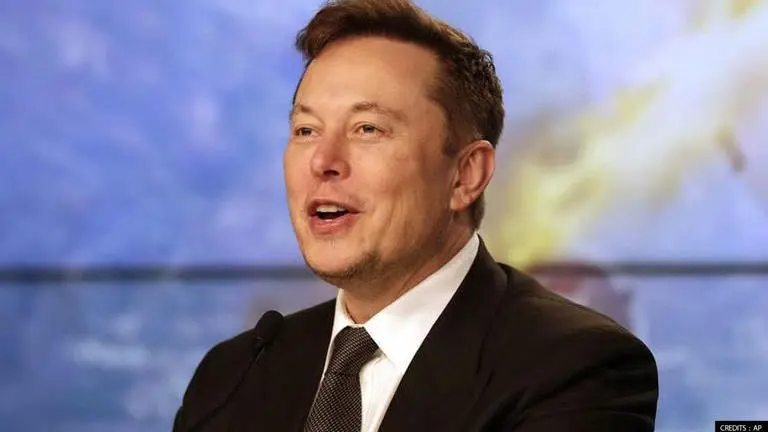 'Genius': Elon Musk's pic from when he was 17 proves he has always been 'different' Elon Musk