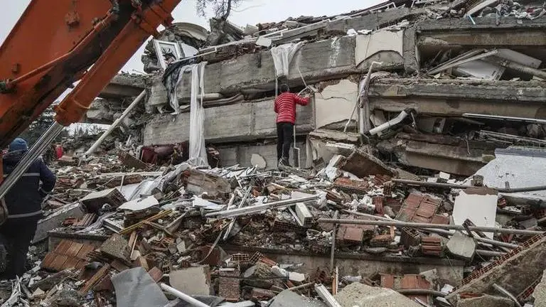 Earthquake death toll surpasses 5,000 as Turkey and Syria seek survivors Turkey