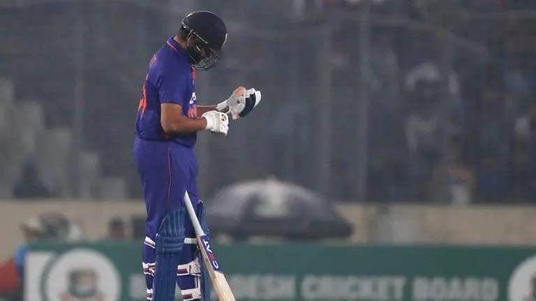 Rohit braves injury but no-run 48th over results in India's defeat; netizens share memes Rohit Sharma, India vs Bangladesh, Mohammed Siraj, IND vs BAN, Mohammed Siraj memes, Mustafizur Rahman, Siraj maiden over