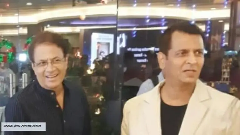 'Ramayan' duo Sunil Lahri and Arun Govil give bromance goals in throwback picture Ramayan