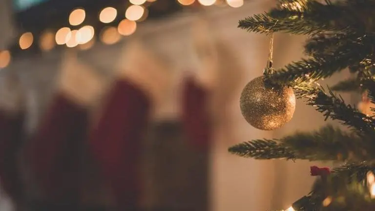 PowerPoint Christmas backgrounds to use while making presentations powerpoint christmas backgrounds