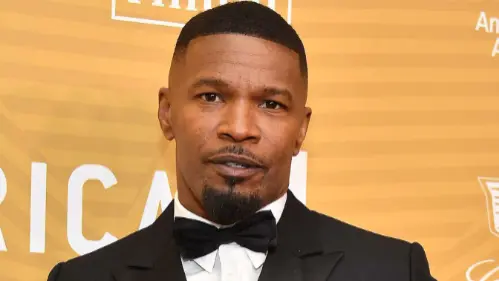 Jamie Foxx Is Back In Action After Health Scare, Photo With Cameron Diaz On Set Surfaces Online Jamie Fox