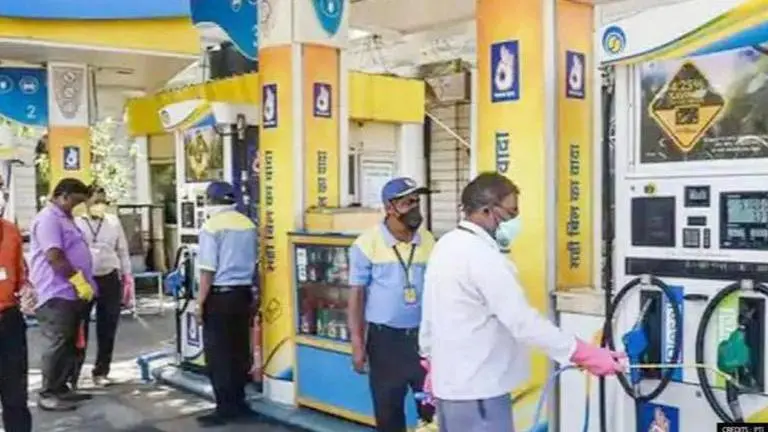 Petrol and diesel prices remain unchanged after slight drop; check rates in your city Petrol and diesel price