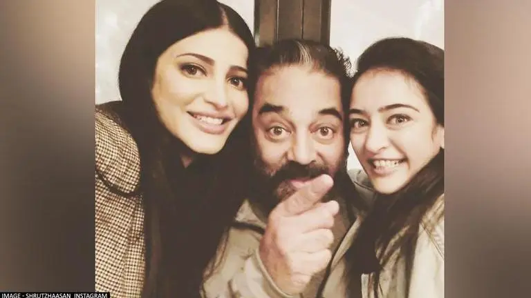 Shruti Haasan celebrates sister Akshara's b'day with father Kamal Haasan; shares pictures Shruti Haasan