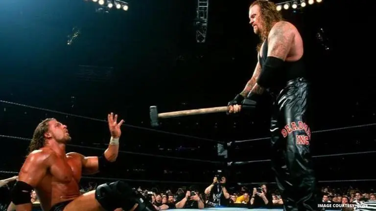 Triple H vs Undertaker
