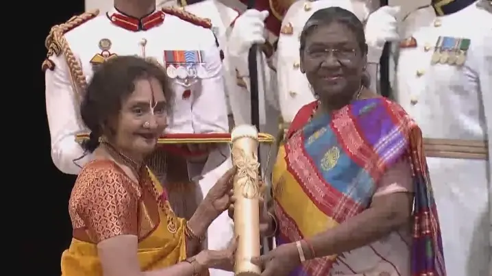Vyjayanthimala Conferred With Padma Vibhushan At Rashtrapati Bhavan Vyjayanthimala