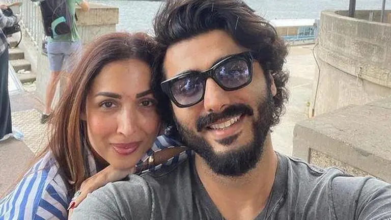 Arjun Kapoor quells breakup rumours with comment on Malaika Arora's post? Arjun Kapoor
