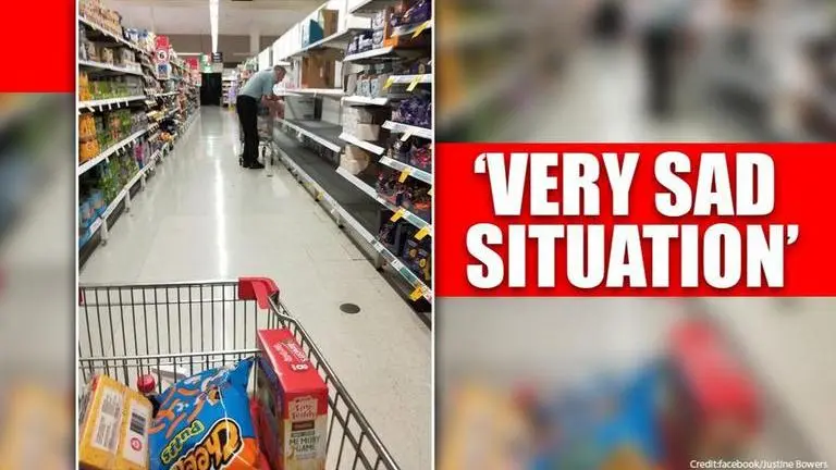 Heartbreaking! Photo of elderly man staring at empty toilet paper rack goes viral Heartbreaking