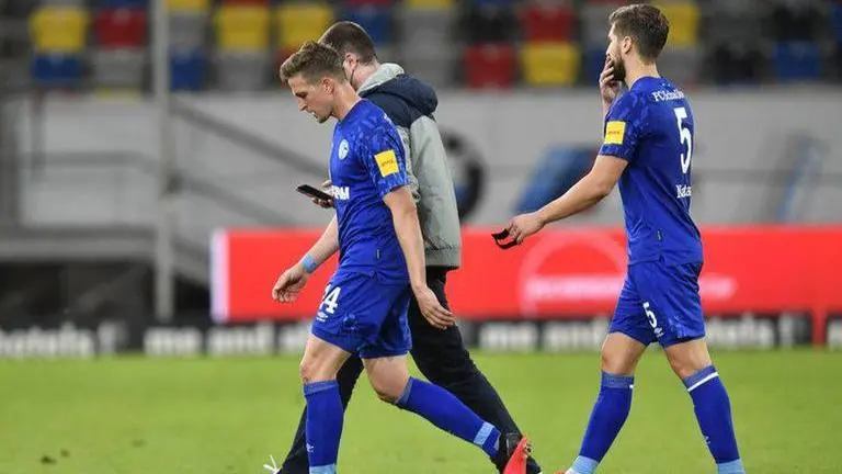 Schalke switches financial troubles for sporting troubles Schalke