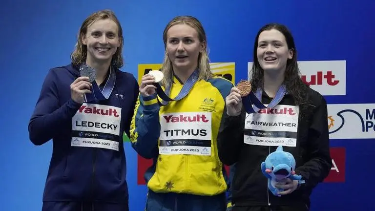 Australian Ariarne Titmus sets WR in 400m freestyle as Katie Ledecky settles for silver Australian Titmus sets WR in 400m freestyle as Ledecky settles for silver