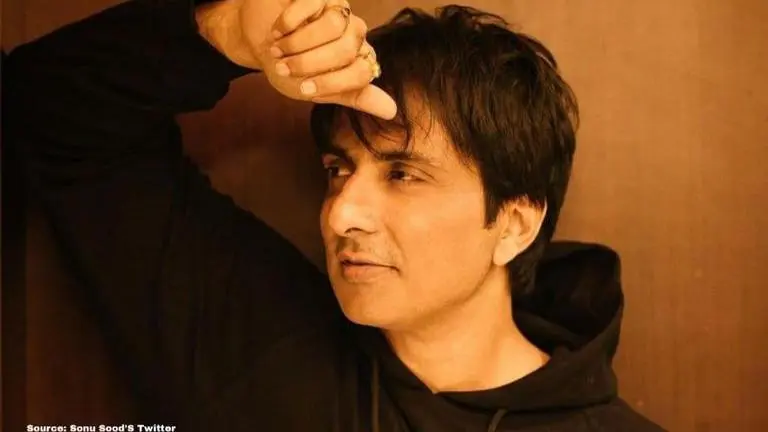 Sonu Sood enjoys lemon soda in Punjab; urges fans to pay visit to local store Source: Sonu Sood's Twitter