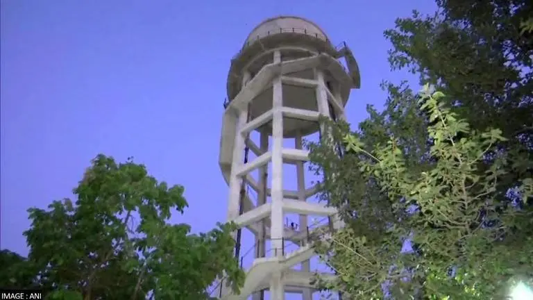 Jaipur: Three girls climbed overhead water tank Maharani College demanding ATM, gym Jaipur