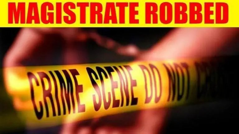 Two bikers snatch Metropolitan Magistrate's cellphone in Delhi Bikers