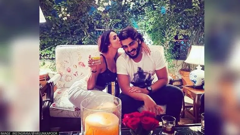 Arjun Kapoor looks uber-cool in latest pics; Girlfriend Malaika Arora is impressed Arjun Kapoor