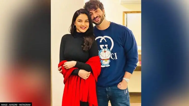 Aly Goni and Jasmin Bhasin breakup: Actor quashes rumours with THIS sweet gesture; See aly goni