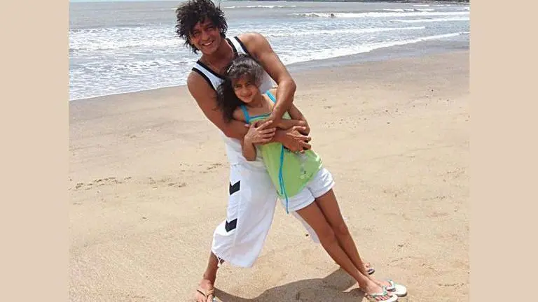 Ananya Panday shares UNSEEN pictures on 'daddy cool' Chunky Panday's birthday Ananya Panday