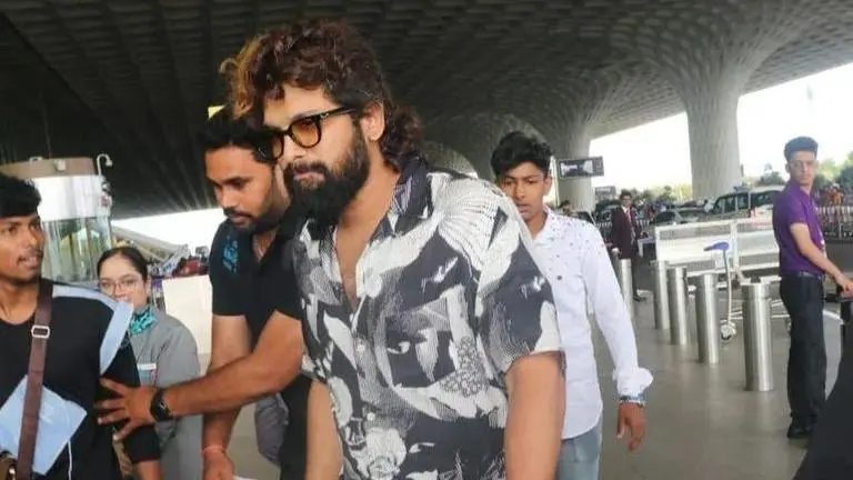 Allu Arjun shows off long locks at Mumbai airport, fans speculate it's from Pushpa 2 allu arjun