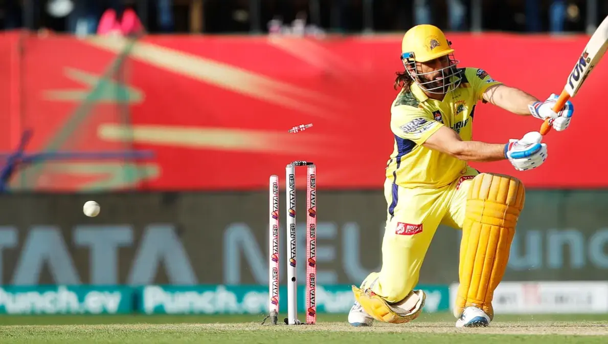 'He should be taking responsibility': Irfan Pathan BLASTS Dhoni, argues he fails to fulfil his role MS Dhoni