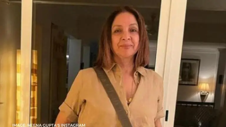 Neena Gupta celebrates 30 years of her Malayalam movie 'Vasthuhara' with Mohanlal Neena Gupta